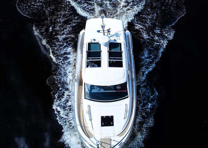 Cozy Place On The Left Bank 里加